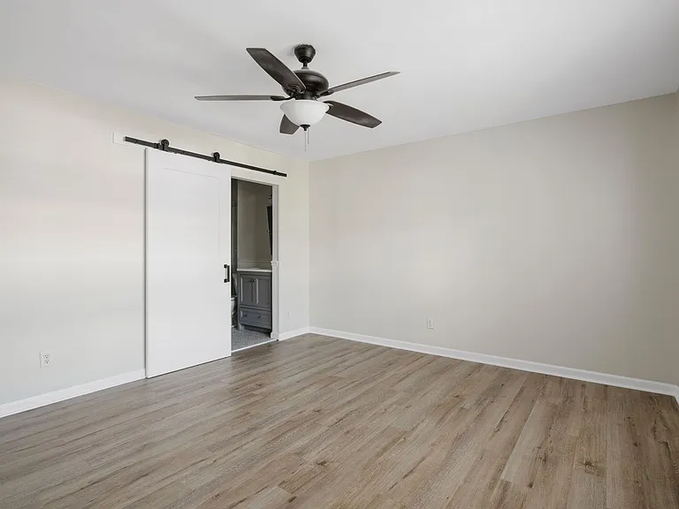 664 Swinton Ct — Photo 20