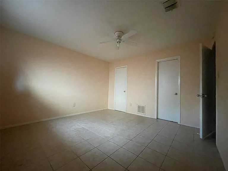 10751 Corona Ln — Photo 11