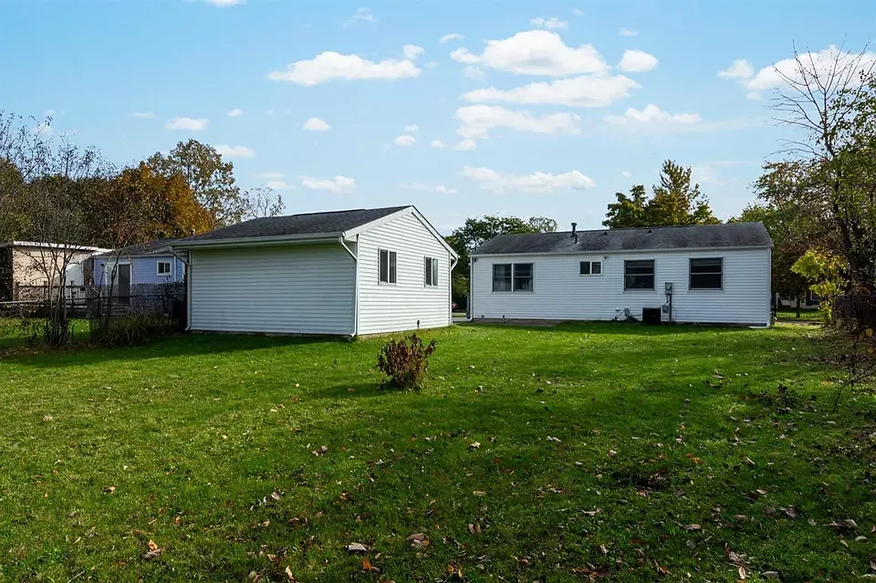 3 bed, 864 sqft, $1,695 — Photo 4