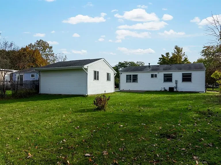 7 Trowbridge Ct — Photo 4