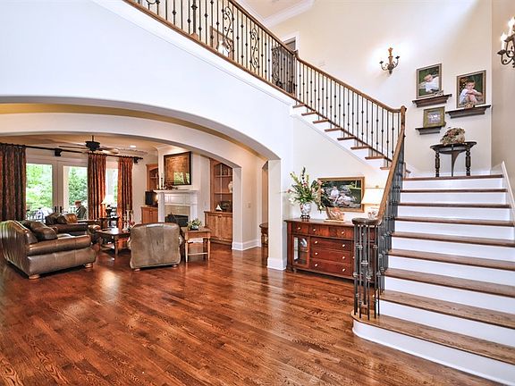 2nd image of 112 Seabury Dr