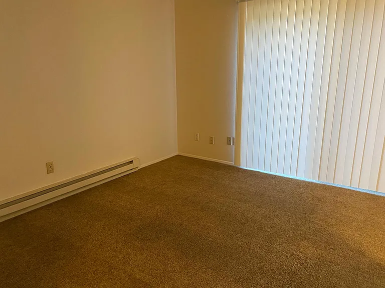 Parkwood Court Apartments — Photo 9
