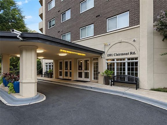 2nd image of 1501 Clairmont Rd APT 928