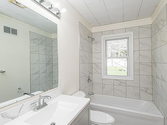 4th image of 919 7th St NW