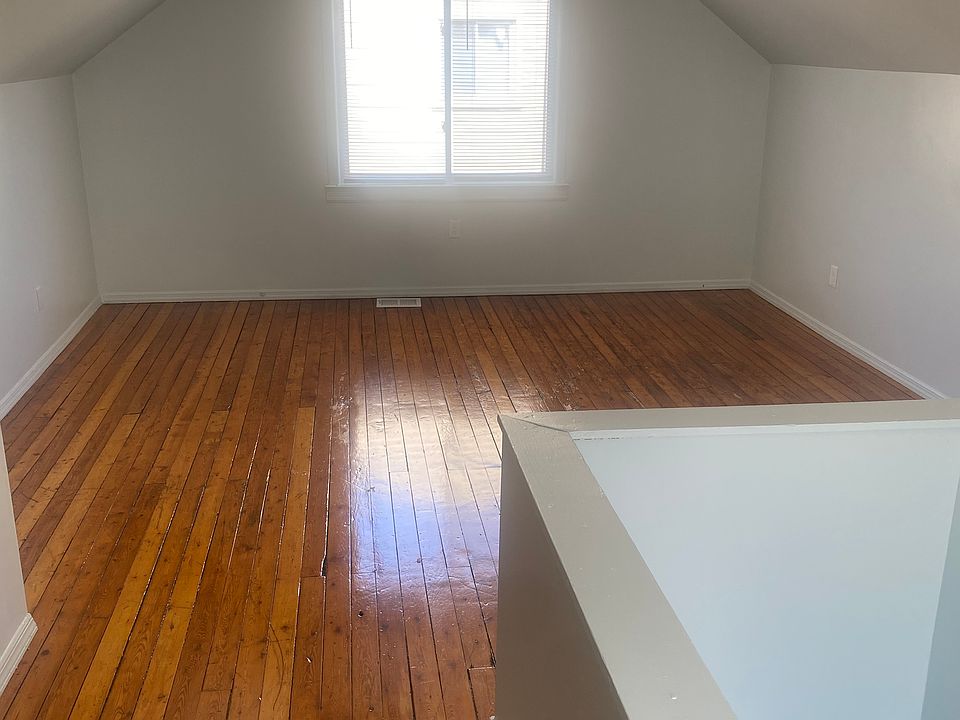 1st image of 20632 Roscommon St