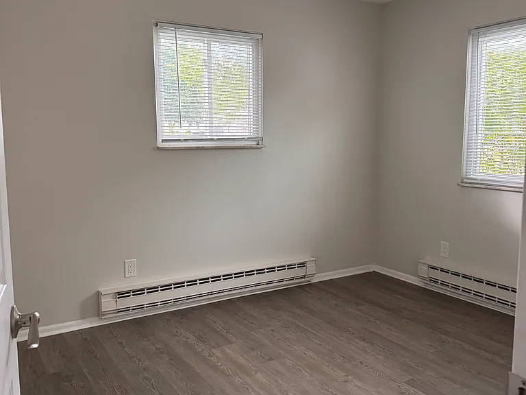 501 Fowler St — Photo 14