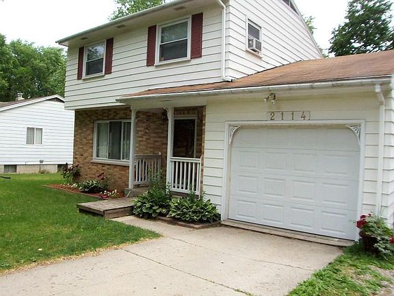 3rd image of 2114 Meadowlawn Dr