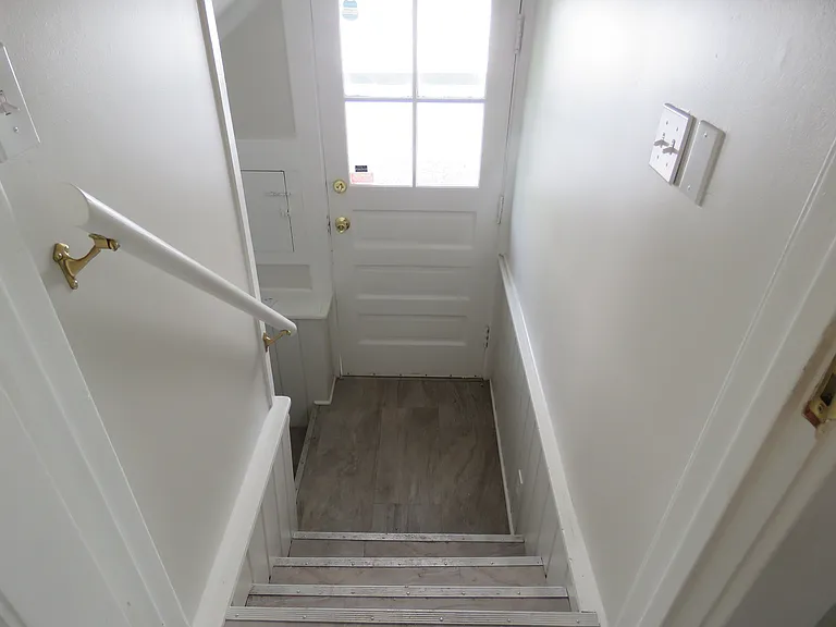 Sidedoor from driveway - leads to basement