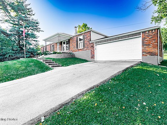2nd image of 432 Meadowbrook Cir