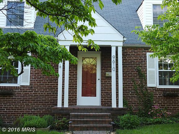 3rd image of 9610 Clearview Pl