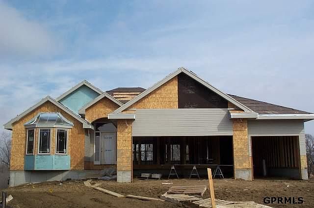1st image of 1040 N 183rd Cres