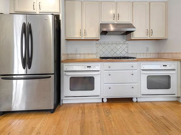 3rd image of 1625 100th Ave NE