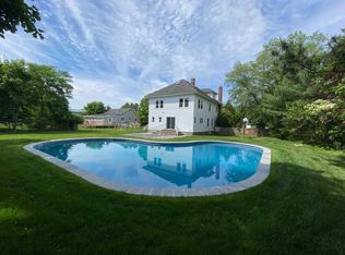 40 Manor Ln, Riverhead, NY 11901
