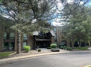 6115 Lincoln Dr APT 144, Edina, MN 55436