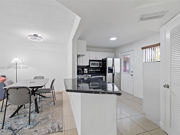 5th image of 1501 NE 191st St APT C216