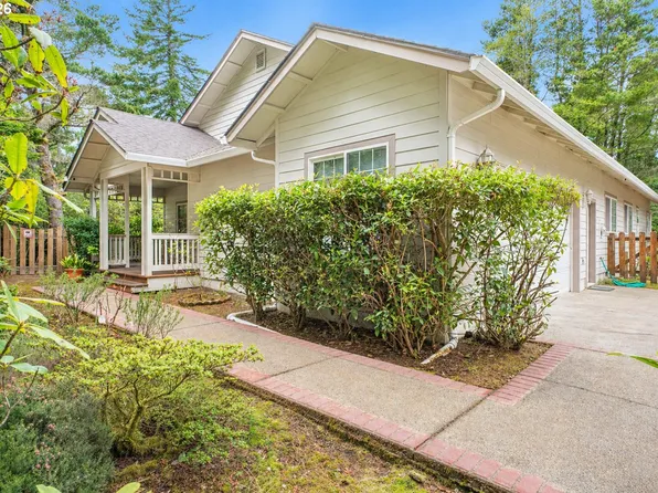 5096 Wood Lake Way, Florence, OR 97439