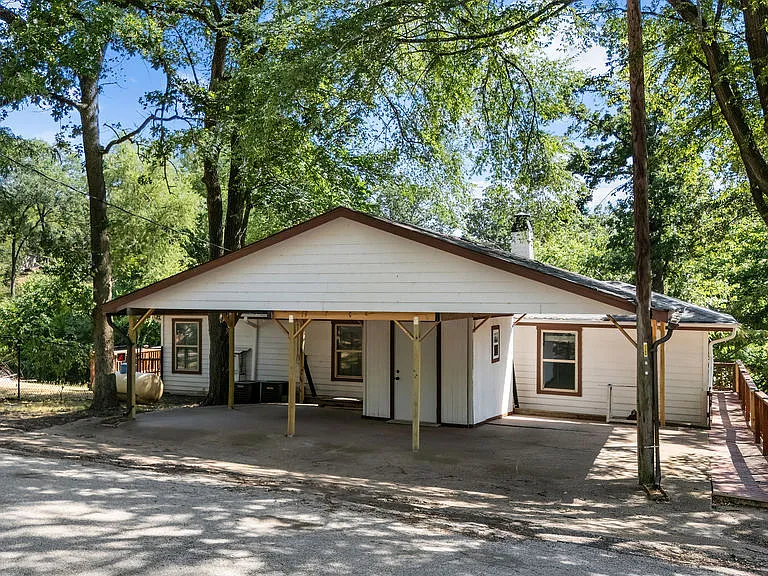 203 Farmer Dr — Photo 40