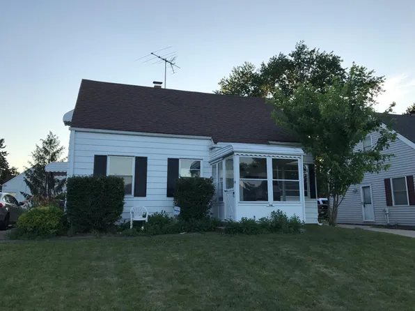 3246 Oakwood Dr, Cuyahoga Falls, OH 44221