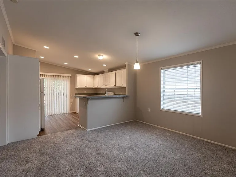 4612 Blue Meadow Dr — Photo 7