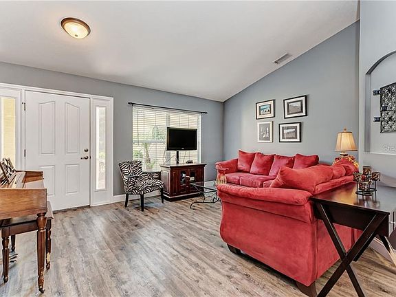 5th image of 18359 Gypsy Ave