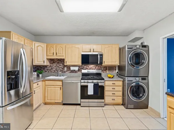 3705 S George Mason Dr APT 914S, Falls Church, VA 22041