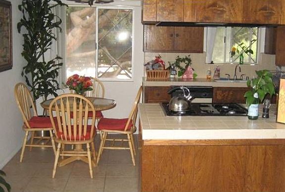 Kitchen & Dining Pic#1