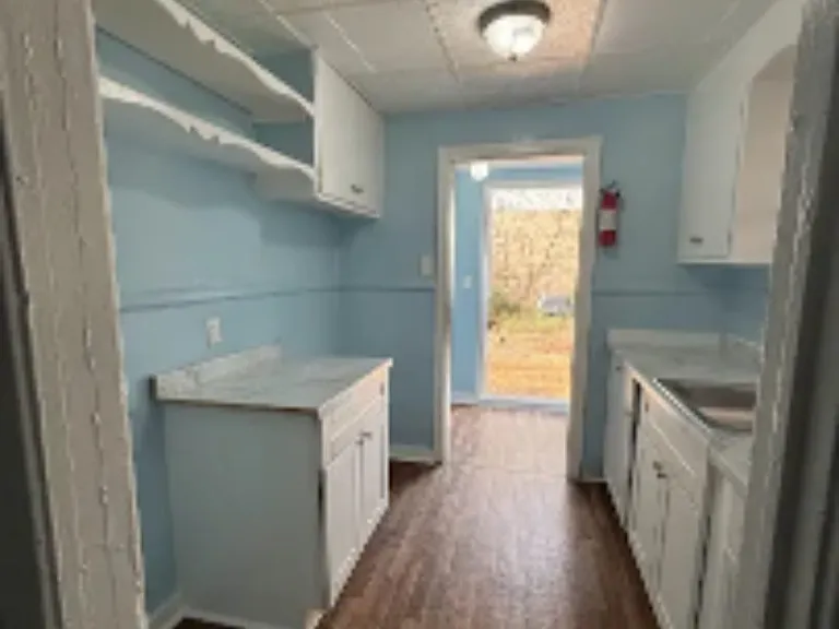 907 Winn St — Photo 10