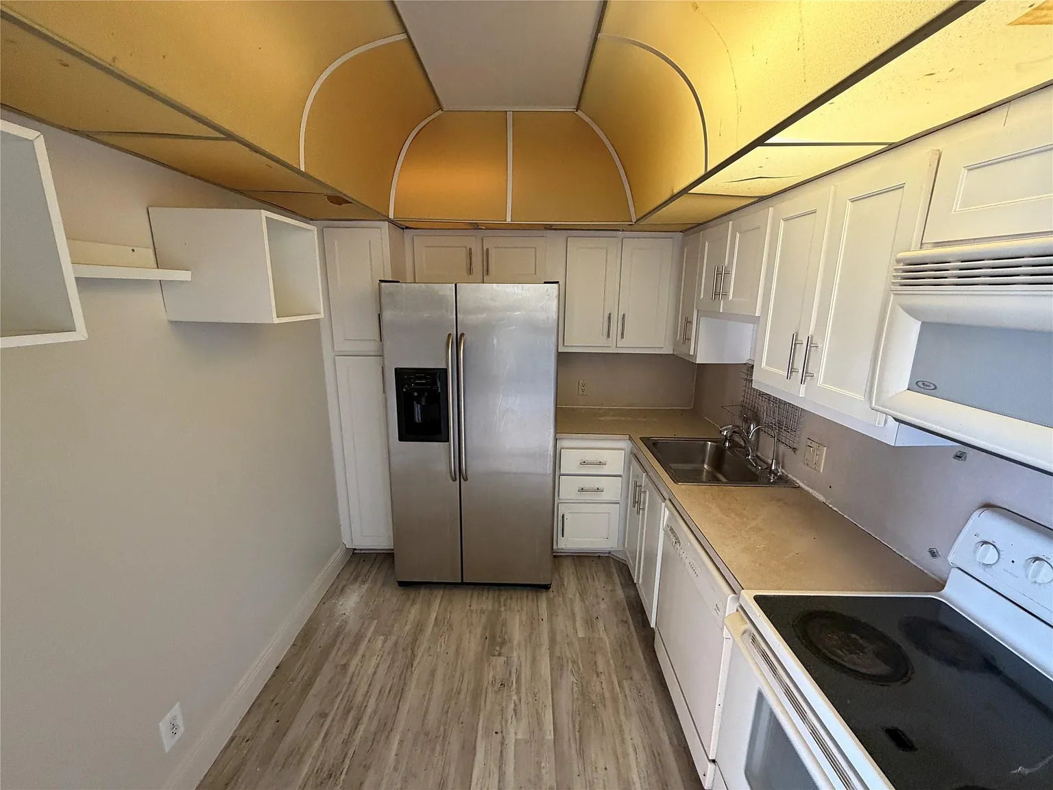 1 bed, 1.5 bath, 1038 sqft, $1,950 — Photo 4