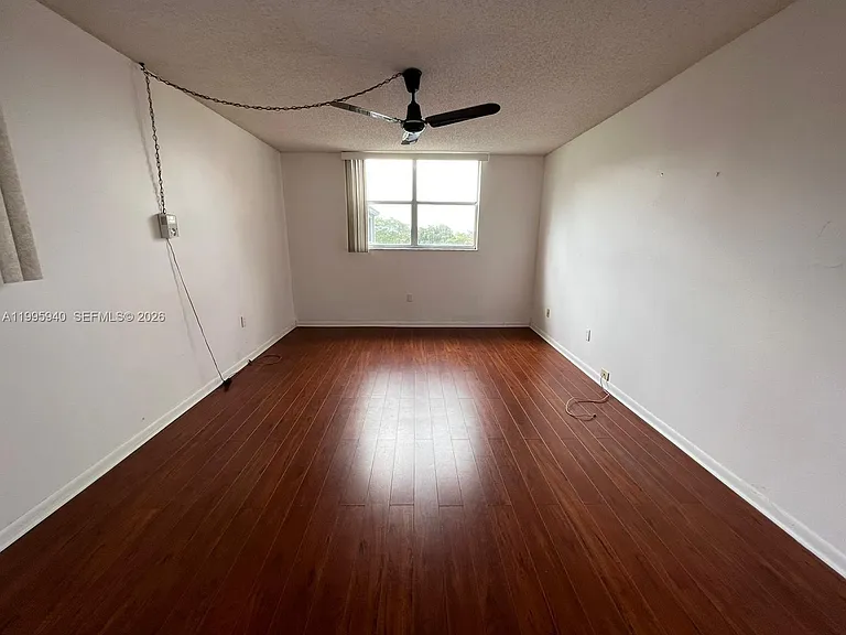 1800 SW 81st Ave #1400 — Photo 13