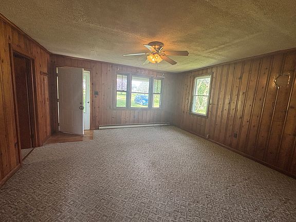 4th image of 440 Beale Meadow Rd