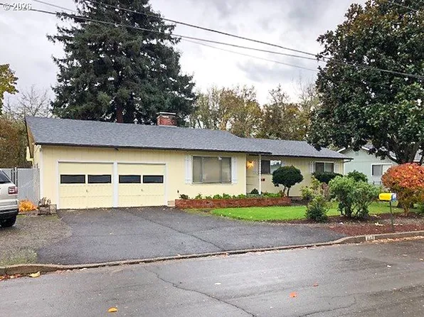 1649 NW Martin Ave, Roseburg, OR 97471