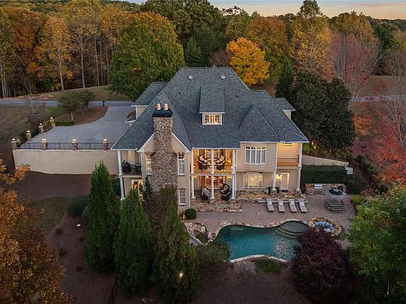 2nd image of 469 Rome Beauty Ln