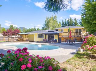 255 Queens Branch Rd, Rogue River, OR 97537