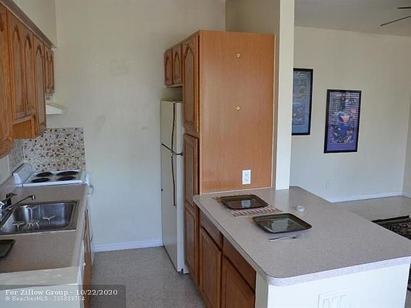 5th image of 1911 NE 8th Ct APT 129