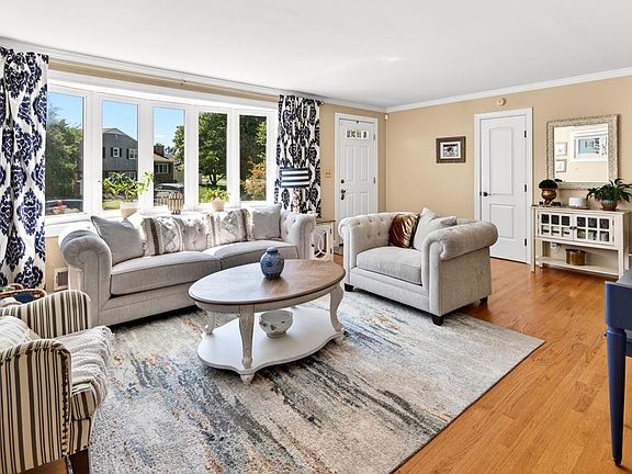 5th image of 1036 Jamieson Rd