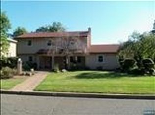 10 Barbara Dr, Englewd Clfs, NJ 07632
