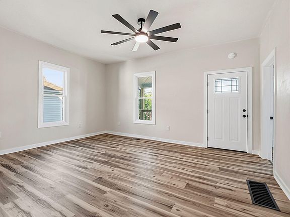 3rd image of 1224 Stewart Ave SE