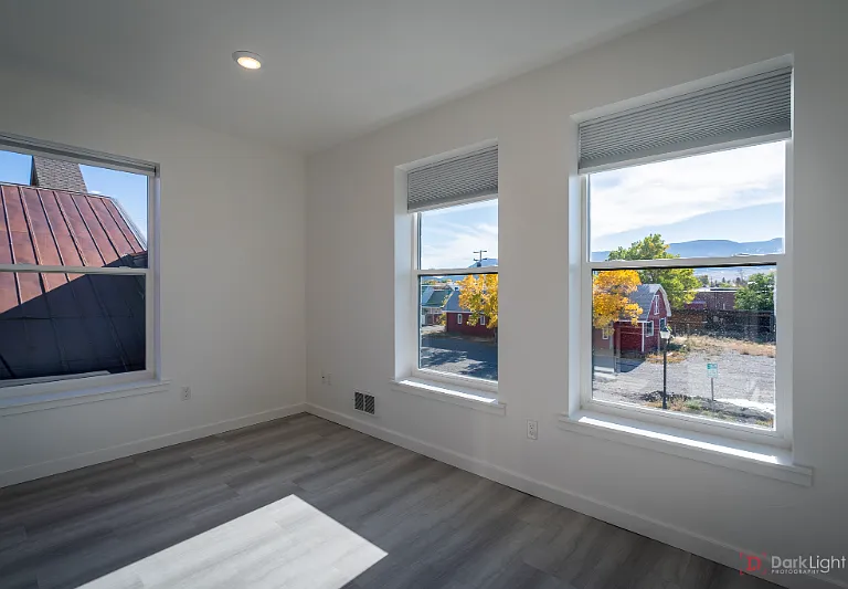 130 N F St — Photo 19