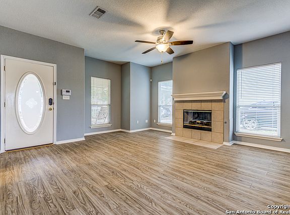 4th image of 125 Whitewing Way
