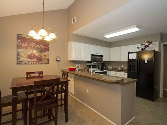 4th image of 171 Village Dr