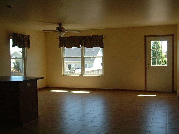 4th image of 1384 Omega Circle Dr