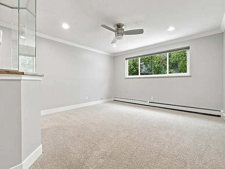 2673 Taft St — Photo 9
