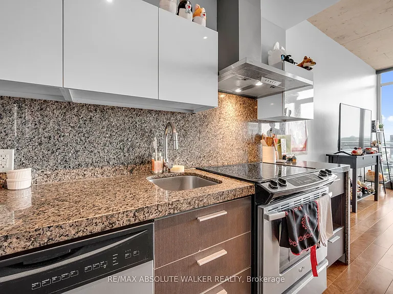 360 McLeod St #717 — Photo 20