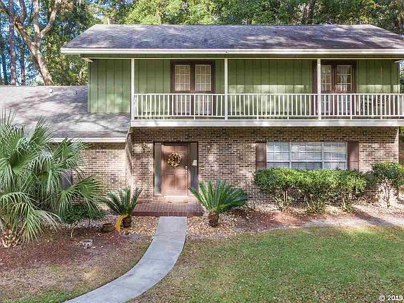3rd image of 11315 Creek Dr