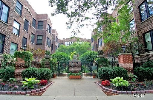 1st image of 745 W Brompton Ave APT 3