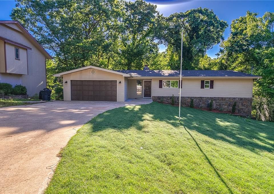 1st image of 13 Minton Ln