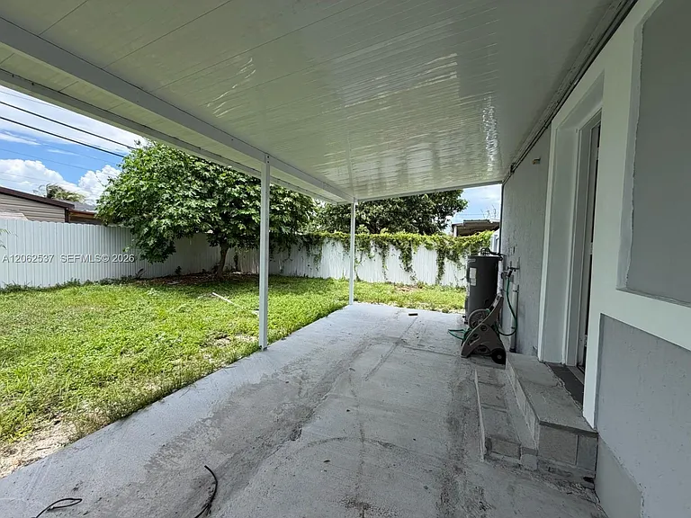9016 NW 35th Ct — Photo 8