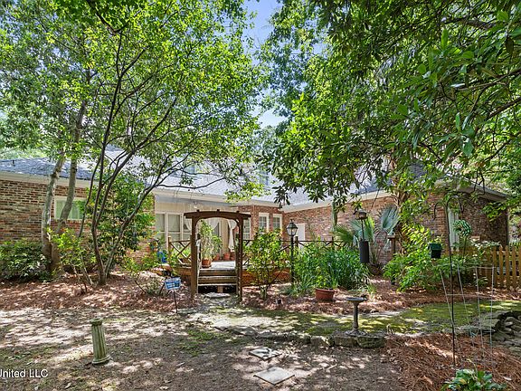 5th image of 123 Sawbridge Dr