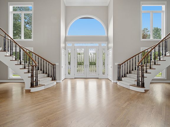 4th image of 56 Hillburn Ln