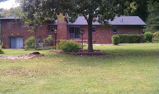 3rd image of 1990 Ferry Dr